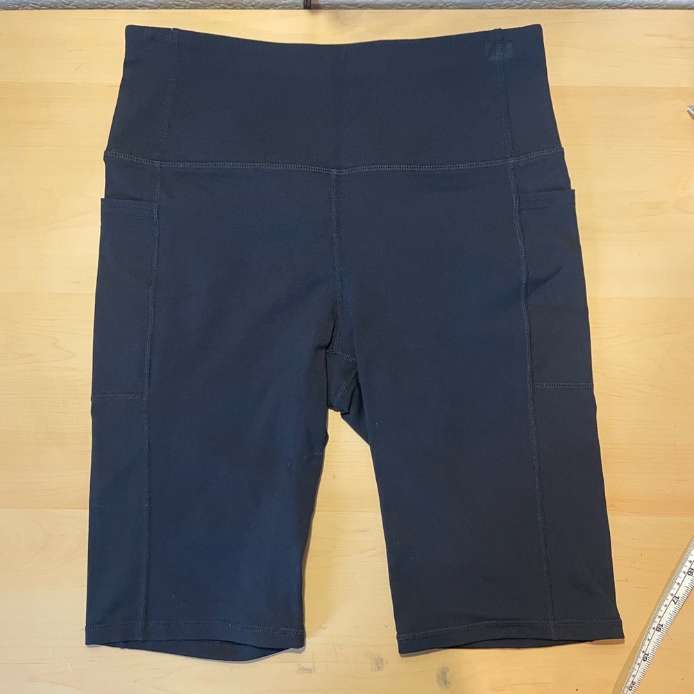 Skechers Black High-Rise Bike Shorts with Side Pockets